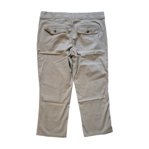 Disney Parks Pants Womens Size 6 Khaki Tan Capris Mickey Mouse Embroidery Cotton - Picture 2 of 10